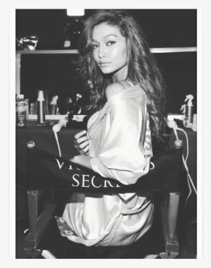Gigi Hadid Ii - Gigi Hadid Victoria Secret Robe #1325789