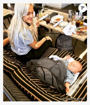 Louis Tomlinson, Au Restaurant Avec Sa Soeur Lottie, - Lottie Tomlinson And Freddie Tomlinson #1524616