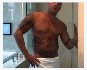 Vin Diesel S'affiche Instagram, Quasi Nu Et Très Musclé - Vin Diesel Lion Tattoo #1836131