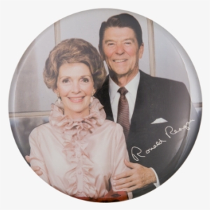 Nancy And Ronald Reagan Color Portrait - Ronald And Nancy Reagan #1852432