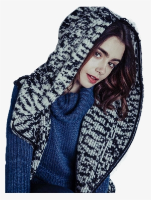 Report Abuse - Lily Collins Con Gorro #1925709