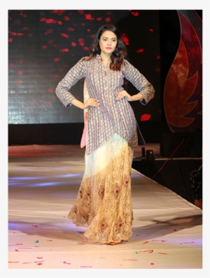 Comments - Gown #2707353