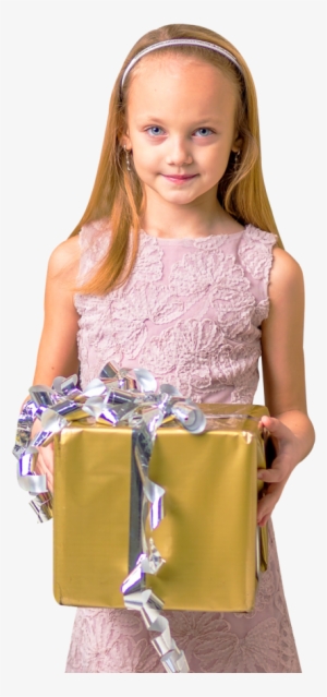 Cute Girl Holding Gift Box Png Image - Girl With Gift Png #2858355