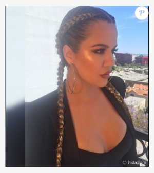 A Socialite Khloé Kardashian Apostou Na Tendência Das - Khloe Kardashian Two French Braids #3098738