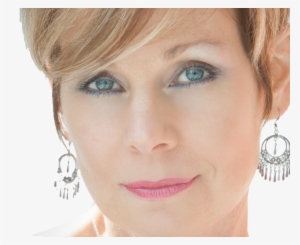 It Is No Wonder That The Young Prince Instantly Falls - Tammy Hensrud #3166936