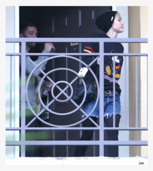 Miley Cyrus And Patrick Schwarzenegger Rekindle Old - Miley Cyrus #3253809