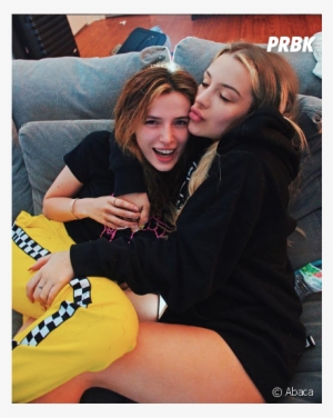 Bella Thorne En Couple Avec L'influenceuse Tana Mongeau - Bella Thorne And Tana Mongeau #3277618
