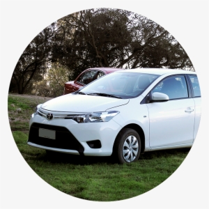 Mazda - Toyota Yaris 2015 1.5 Sedan #3405094