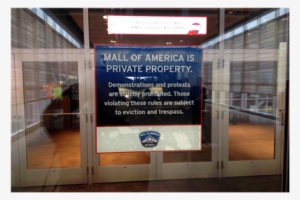 The Mall Of America Posted Signs In Anticipation Of - Banner #3545486