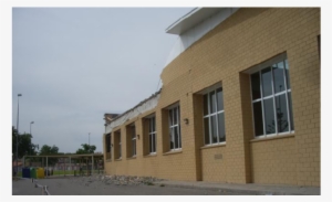 Caída De Antepecho De Bloque Sin Armar En Un Edificio - House #4021877