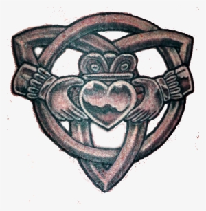 Los Anillos De Claddagh Son Un Símbolo Tradicional - Claddagh Tattoo Designs #4298582