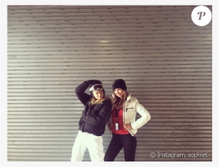 Sophie Turner Est À Mammoth Montain Avec Une Amie En - Photograph #4904525