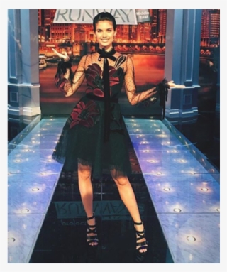 Sara Sampaio Brilha Como Jurada Em Concurso De Talentos - Sara Sampaio Project Runway Middle East #5262314