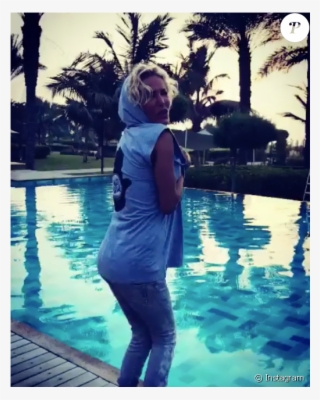 Ophélie Winter En Vacances À Dubaï #6684138