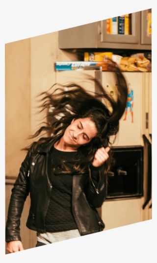 Bringing Comedy From The Screen To Irl - Girl #7851146