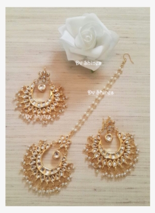 Medium Size Beautiful Mangtikka Set In Pearls - Earrings #7895723