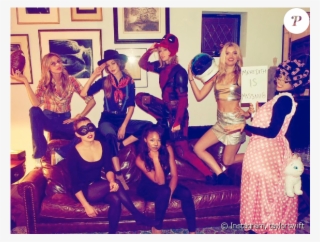 Taylor Swift, Déguisée En Deadpool Pour Halloween, - Taylor Swift Halloween Costume #7926405 Taylor Swift, Déguisée En Deadpool Pour Halloween, - Taylor Swift Halloween Costume #7926405