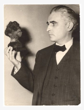 Thomas Dodd With Shrunken Head Exhibit - Tuxedo #8042754