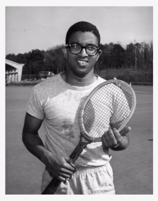 Irwin Holmes With Tennis Racket - Irwin Holmes Nc #8558721