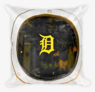 The Porthole - Circle #8632784