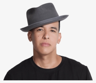 Daddy Yankee Wearing Grey Hat - Daddy Yankee Net Worth #9567060