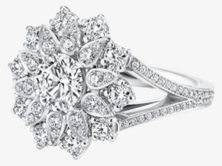 Luxury Ring - Engagement Ring #9617088