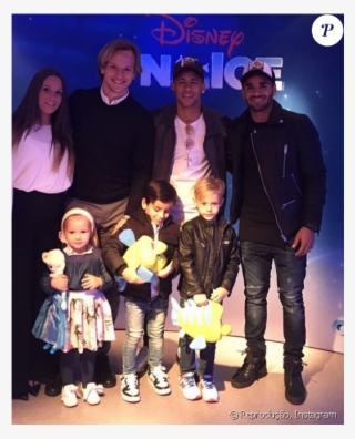 Neymar Assiste Espetáculo Da Disney Ao Lado Do Filho, - Neymar #9888318